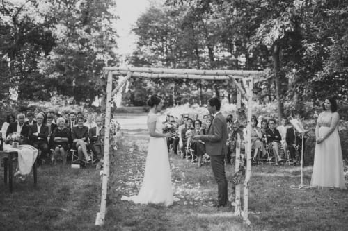 mariage-ceremonie-percee-foret-nature-chateau-chambiers-zip