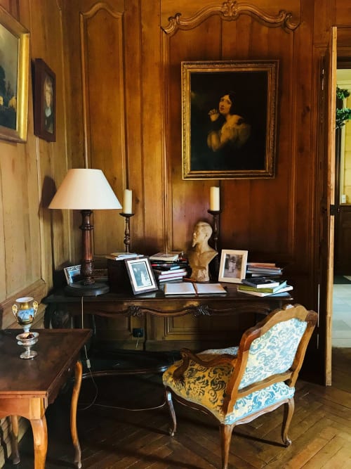 salon-historique-bureau-souvenirs-antiquite-chateau-chambiers-zip
