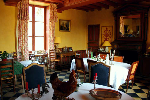 salle-a-manger-historique-table-dhotes-chateau-chambiers-zip
