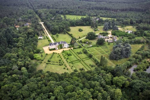 vue-aerienne-chateau-chambiers-domaine-propriete-gite-suite-mariage-reception-evenement-anjou-zip