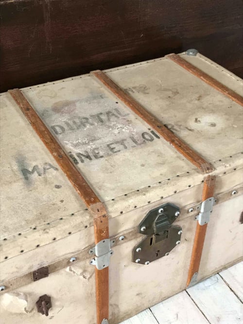 chateau-chambiers-antiquité-vestige-malle-voyage-zip
