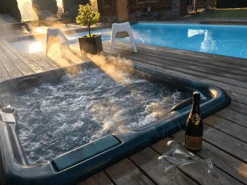 jacuzzi et champagne - soirée à la montagne - séjour