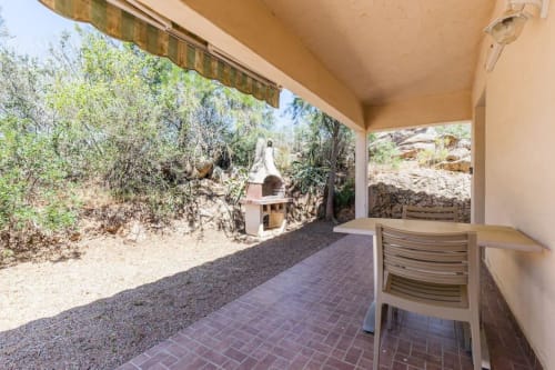 terrasse avec barbecue extérieur - la Beloutiere
