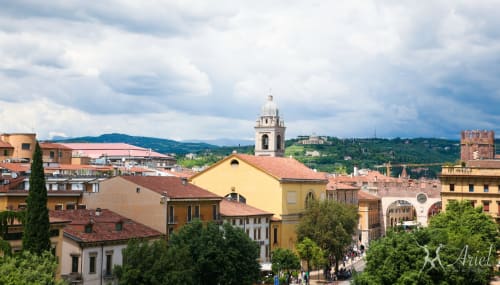Church of San Luca Evangelista and Portoni della Bra seen from the terrace of our B&B - Bed Breakfast Ariel B&B - Rooms in Verona Center