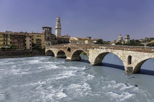 Ponte Pietra by day - Bed Breakfast Ariel B&B - Rooms in Verona Center