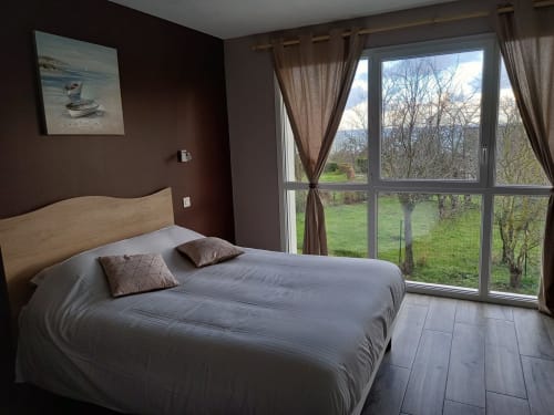 Lit queen size - Les Lys - Criqueboeuf
