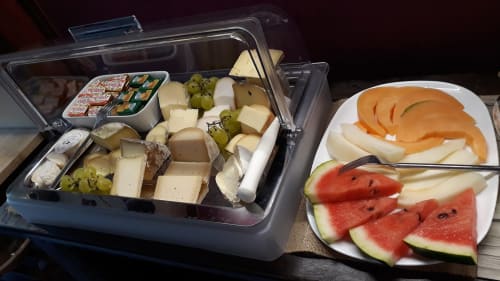 Petit déjeuner, B&B, Chambres d'hôtes, Couleurs du Sud, Vallon-Pont-d'Arc, Ardèche, Auvergne-Rhône-Alpes, France, Vacances


