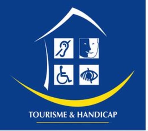 Guest room with label Tourism & Handicap