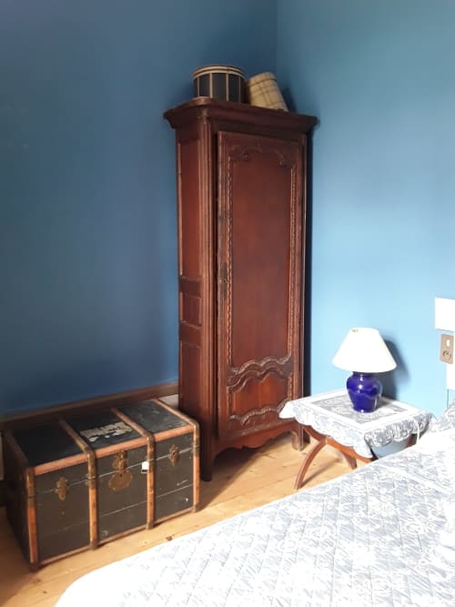 Armoire en bois - La Garenne de Morestel 