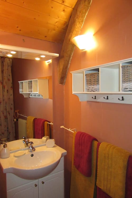Chambre d'hôte Pétasite - Salle de bain aux Bastides du Mezenc