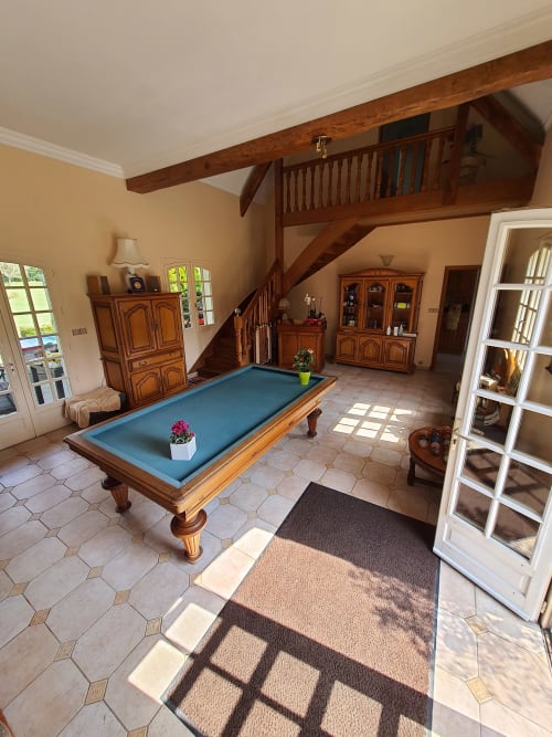 salon ave billard - activités au domaine - le relais de dalibray