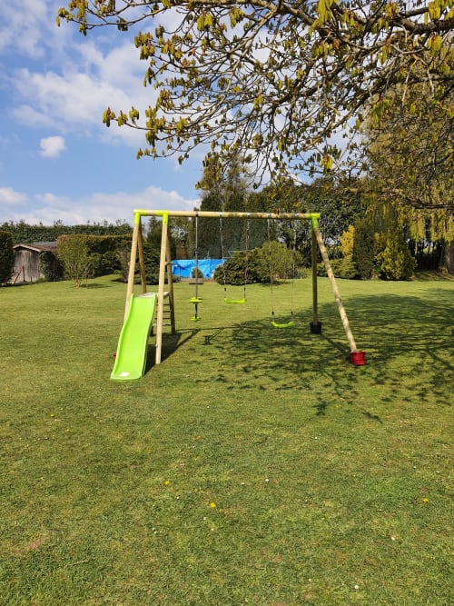 balançoire et jeux pour en enfants - vacances en famille seraincourt - relais de dalibray