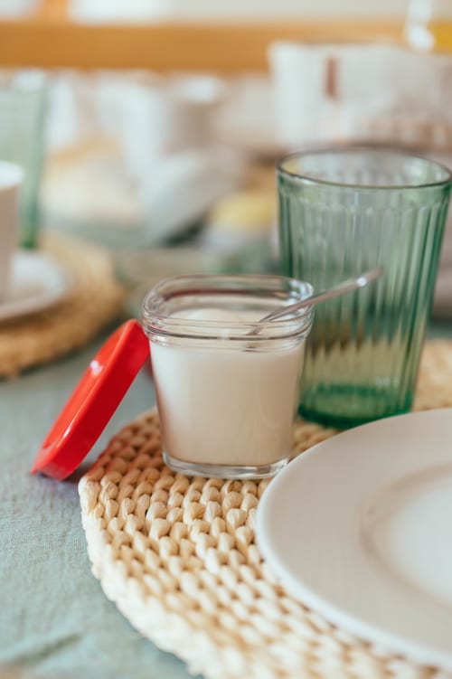 Petit-déjeuner de nos gîtes de charme en Bretagne - Gîtes du Bulz, 3 maisons de vacances entre la Baie de Morlaix et les monts d’Arrée (Bretagne)