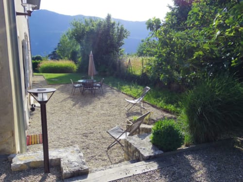 terrasse le clos des platanes - gite proche aix les bains