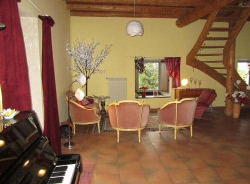 Piano Maison et table d'hôtes avec petits-déjeuners en Haute-Loire Saint-Front Estables