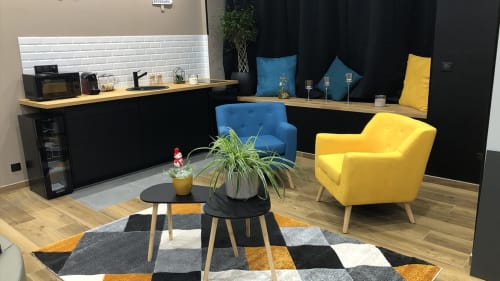 Salon tout équipé chambre deux personnes logement Harnes Pas de Calais.