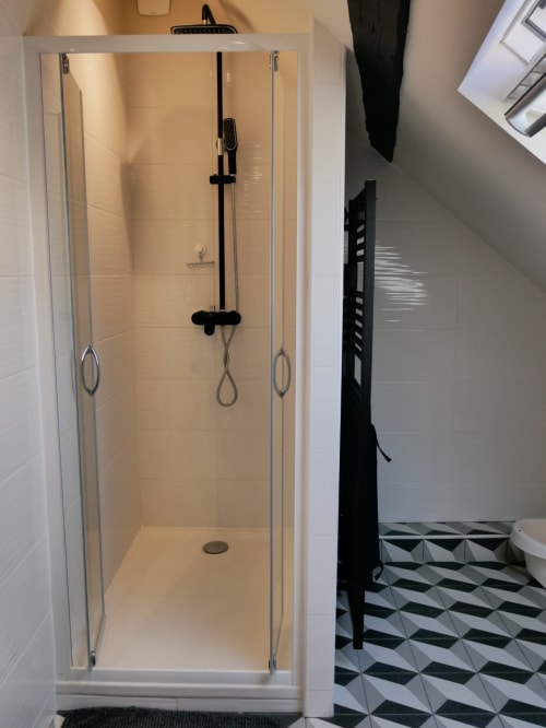 modern shower room - La. Famiglia Etretat