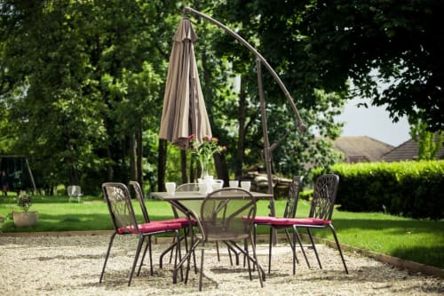 terrasse gite - clos des platanes - Brison-Saint-Innocent
