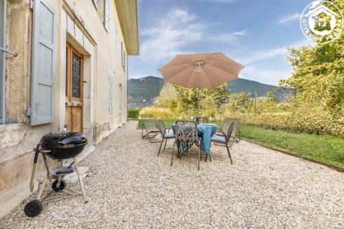 terrasse - vue montagne - le clos des platanes