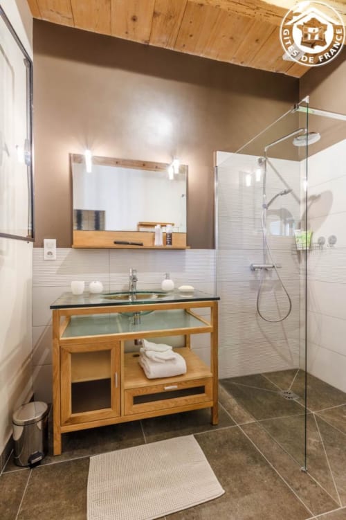 salle de bain - gite le clos des platanes - lac du bourget