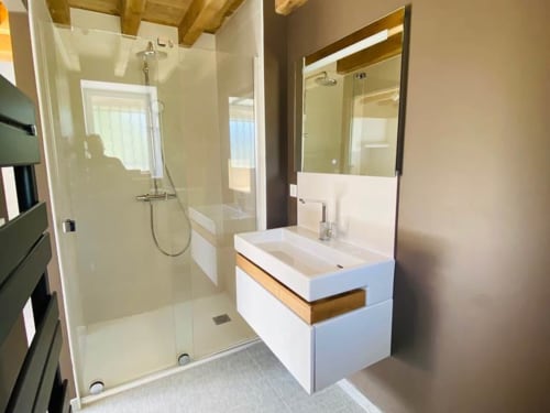douche et salle de bain - appartement la demalerie