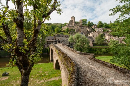 Belcastel - village dans le sud - La Source Aveyron