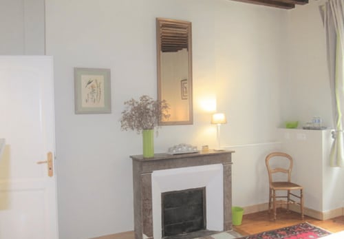 chambre rénovée- Château les Cèdres cheminée b&b chambres d'hôtes piscine chauffée sauna jacuzzi hammam billard jardin 