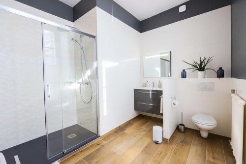 Beauvoir kamer, doucheruimte, Blois logeerkamer