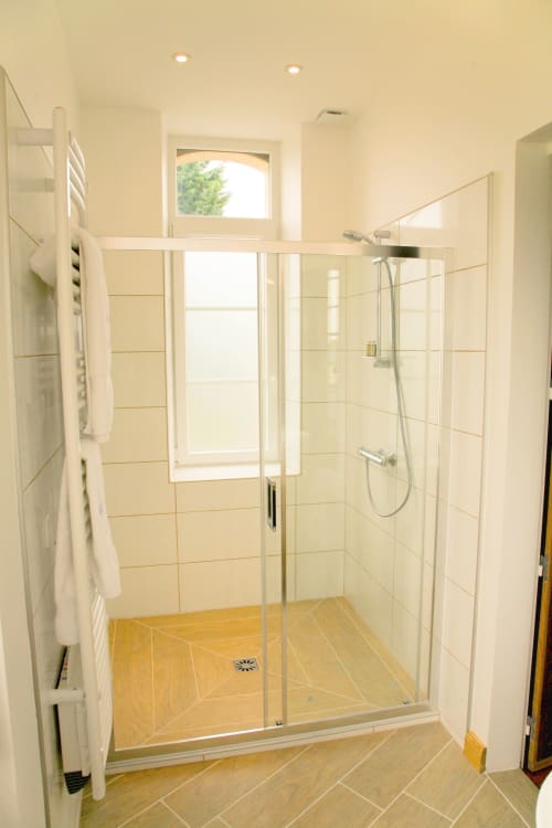 chateau les cedres spa sauna billard douche b&b hammam