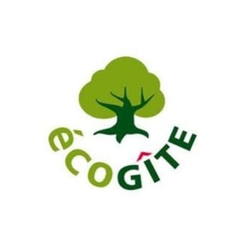 Les Gîtes de France, premiers prestataires d'accueil touristique chez l'habitant en milieu rural, se sont engagés dans une démarche écotouristique en créant le label Ecogîte. Les hébergements certifiés répondent à des exigences strictes en matière de respect de l'environnement.