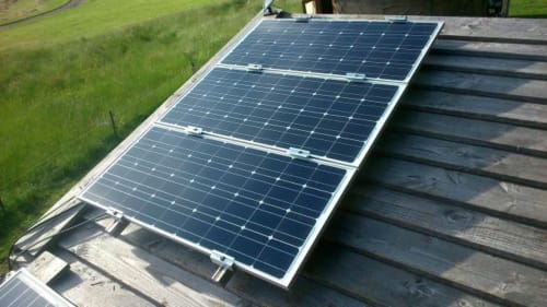 les panneaux solaires de la yourte Un Autre Monde