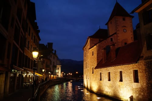 Annecy la vieille ville et ses canaux