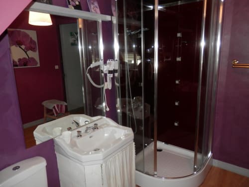 douche spacieuse - L'âme du Gourmand