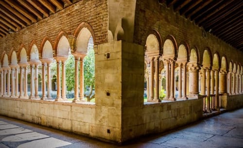 Artistic photo of the cloister of the Basilica of San Zeno - Bed Breakfast Ariel B&B - Rooms in Verona Center