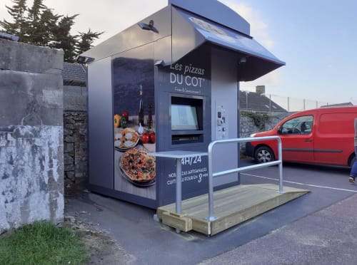 Sale of artisanal pizzas in a vending machine - Portbail - Aparthotel stay