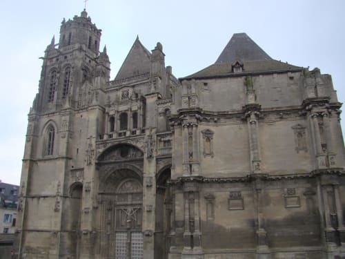 église à Gisors - lieux incontournables Oise - Chez Robins