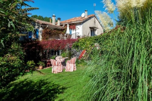 Jardin verdoyant - maison dans le Grad - La Ribeyrette