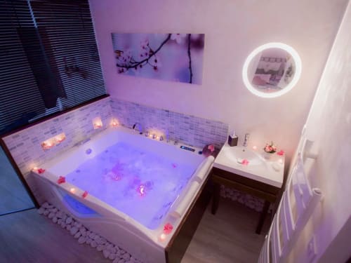 Hammam, Baignoire Balnéo logement de tourisme en Provence