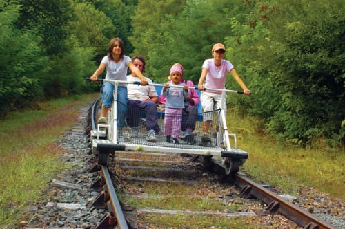 vélo rail en Charente-Maritime - vacances en famille - tourisme - À l'orée du bois