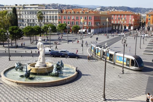 What to do around place Masséna ? in Nice ?