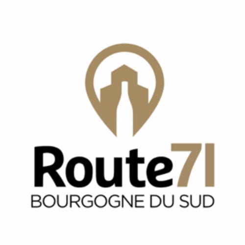 La Route qu’on se choisit, celle qui nous mène au gré de nos aspirations pour en faire naître de nouvelles.
Celle faite de rencontres, de découvertes, de saveurs, de sensations, d’images inoubliables, de grand air, d’inattendu.
En Saône-et-Loire, la Route71 - Bourgogne du Sud est de celles-là.

Pour vivre des expériences inspirantes, prenez la route, les chemins de traverse, sortez des sentiers battus…
Flânez au cœur de la Saône-et-Loire authentique, champêtre, épicurienne, chaleureuse et partagez des plaisirs simples autour des produits emblématiques de son terroir.