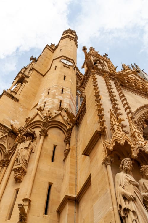 Vue de la porte de la cathédrale de Metz - Metzin - Que visiter à Metz 