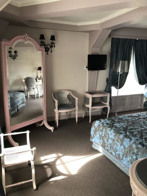 salon - chambre deluxe - l'isle adam - le cabouillet