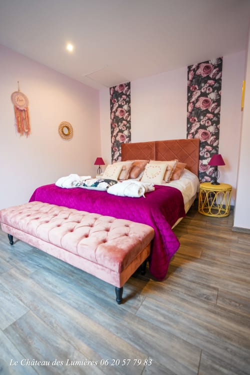 Le Château des Lumières - luxury rooms for 4 people - table d'hôtes and spa