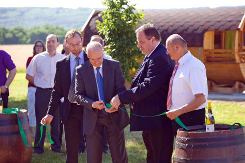 Inauguration des oeno-tonneaux | Chambres d'hôtes en Bourgogne Franche-Comté | Lugny | Hébergement mâconnais | Domaine Joseph LAFARGE