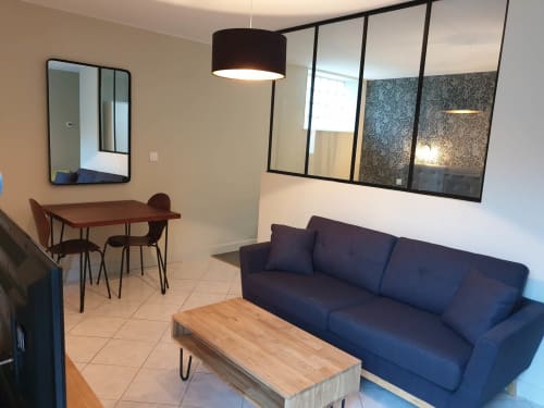 salon et canapé d'appartement au loup à bayeux 
