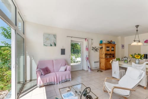 le salon détente  de l'orée du bois pour le bien être de la charente maritine