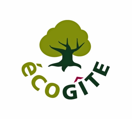 Les Gîtes de France, premiers prestataires d'accueil touristique chez l'habitant en milieu rural, se sont engagés dans une démarche écotouristique en créant le label Ecogîte. Les hébergements certifiés répondent à des exigences strictes en matière de respect de l'environnement.