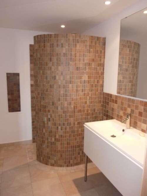 grande salle de douche - Résidence Terra Théa