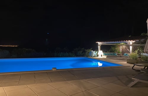 piscine la nuit chambre d'hôtes en Corse, La Villa Limone, maison d'hôtes de Calenzana